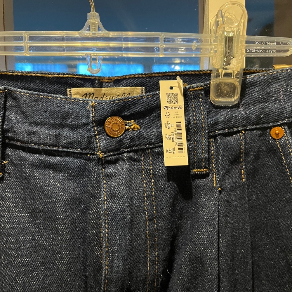 NWT Madewell Baggy Straight Jeans in Woodham Wash: Pleated Edition. Size 28